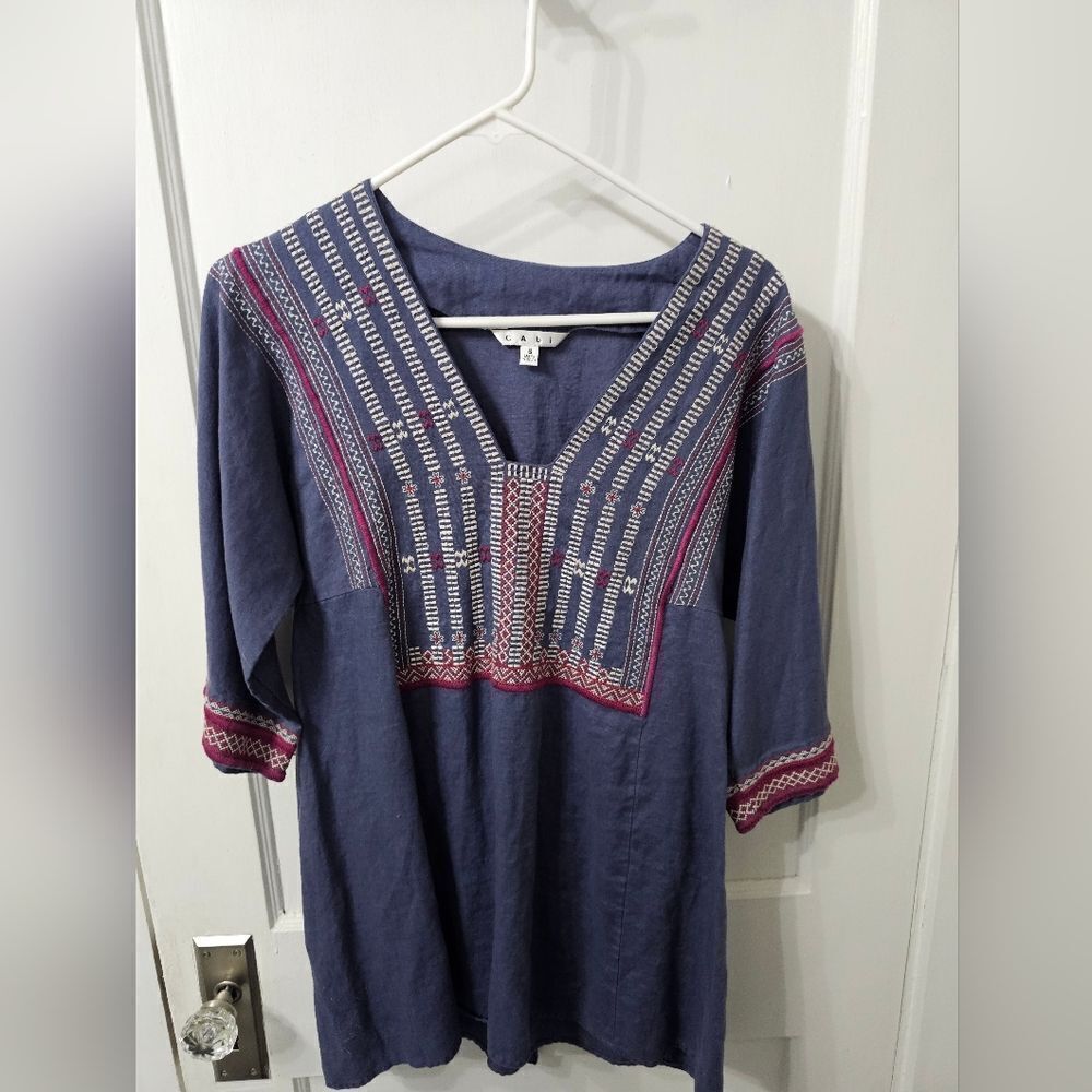 Cabi Top Sz Small, Has Adustable Tie, Great Condition